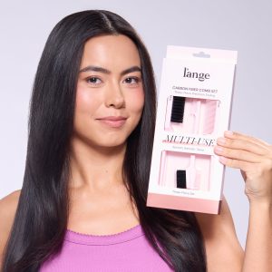 CarbonFiberCombSetThree-PiecePrecisionStyling_Blush_2400_CarouselPDP_ModelProduct_NM.jpg