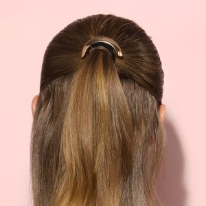 MetalPonyHairCuffHairClip_Gold_2400_CarouselPDP_ModelProduct_NM.jpg