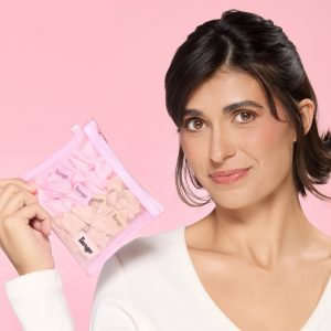 SatinScrunchiesMedium5Piece-Set_Blush_Champagne_2400_CarouselPDP_ModelProduct_NM.jpg